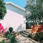 Ξενοδοχείο Alevra *